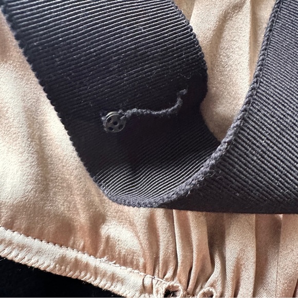 Ellie Tahari Silk Embellished Champagne/ Gold Color Top W/ Black Velvet & Lace M - Picture 11 of 15